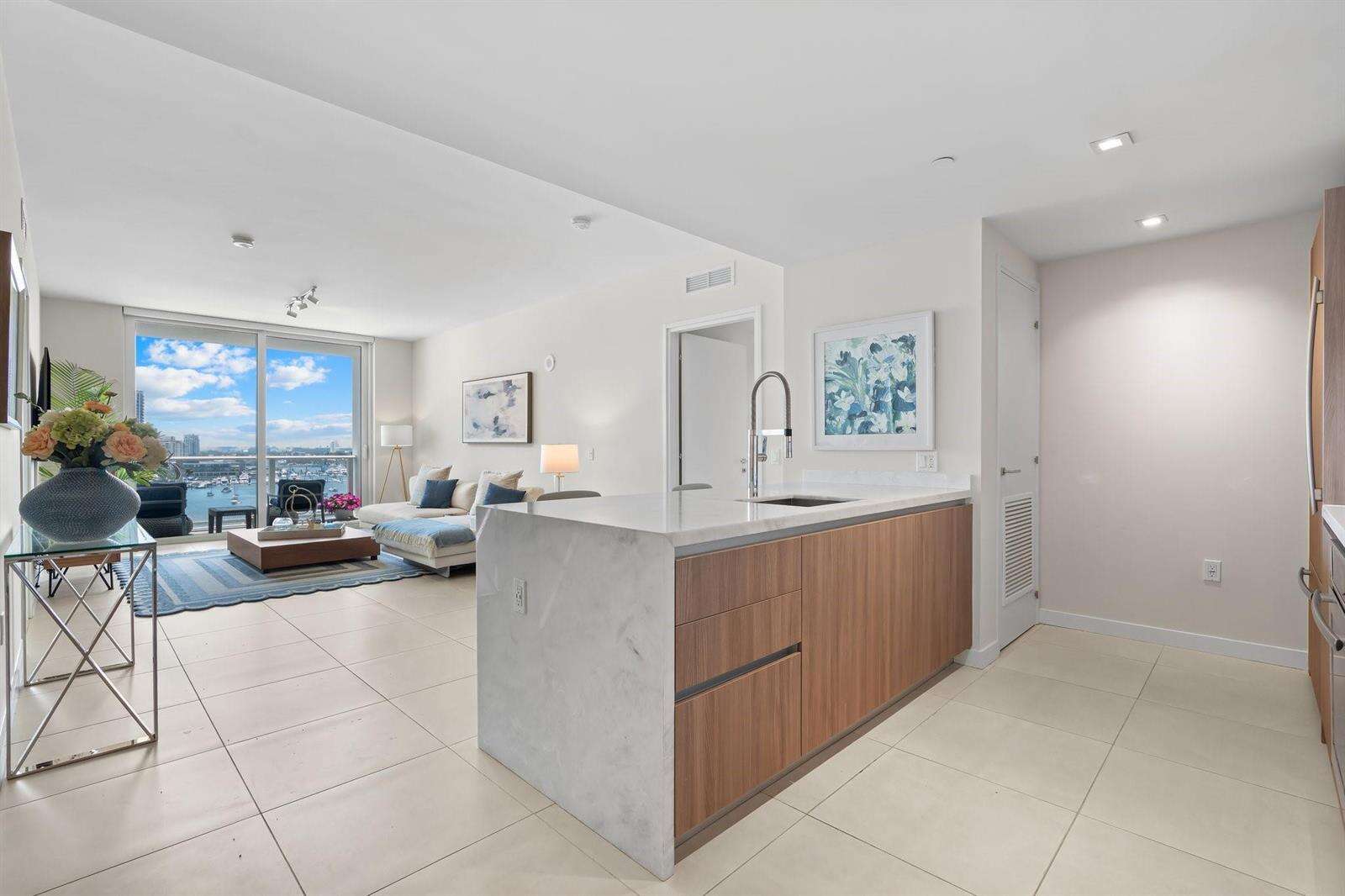 Tiffany House at 401 Birch, Fort Lauderdale, FL 33304 - For Rent photo 4