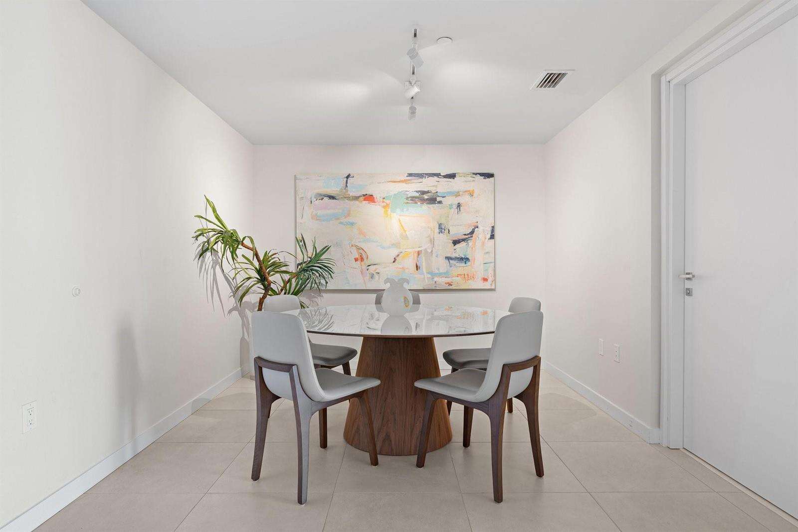 Tiffany House at 401 Birch, Fort Lauderdale, FL 33304 - For Rent photo 8