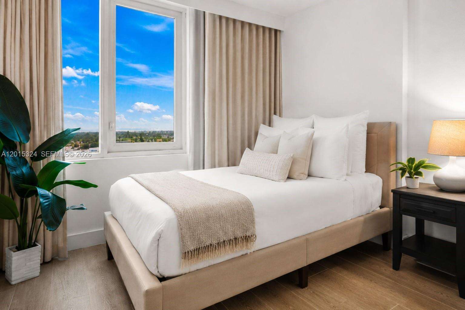 Roney Palace at 2301 Collins Ave, Miami Beach, FL 33139 - For Rent photo 2
