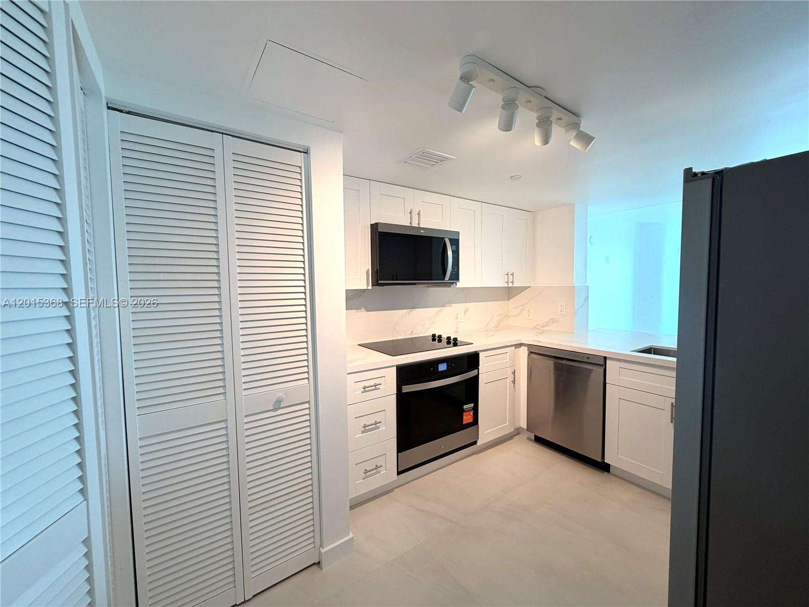 Skyline On Brickell at 2101 Brickell Ave, Miami, FL 33129 - For Rent photo 4