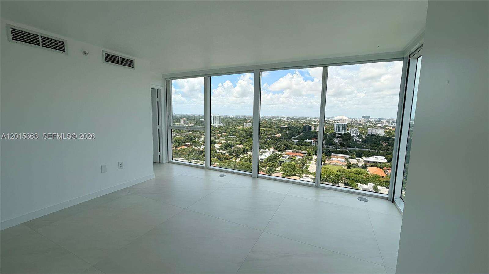 Skyline On Brickell at 2101 Brickell Ave, Miami, FL 33129 - For Rent photo 6