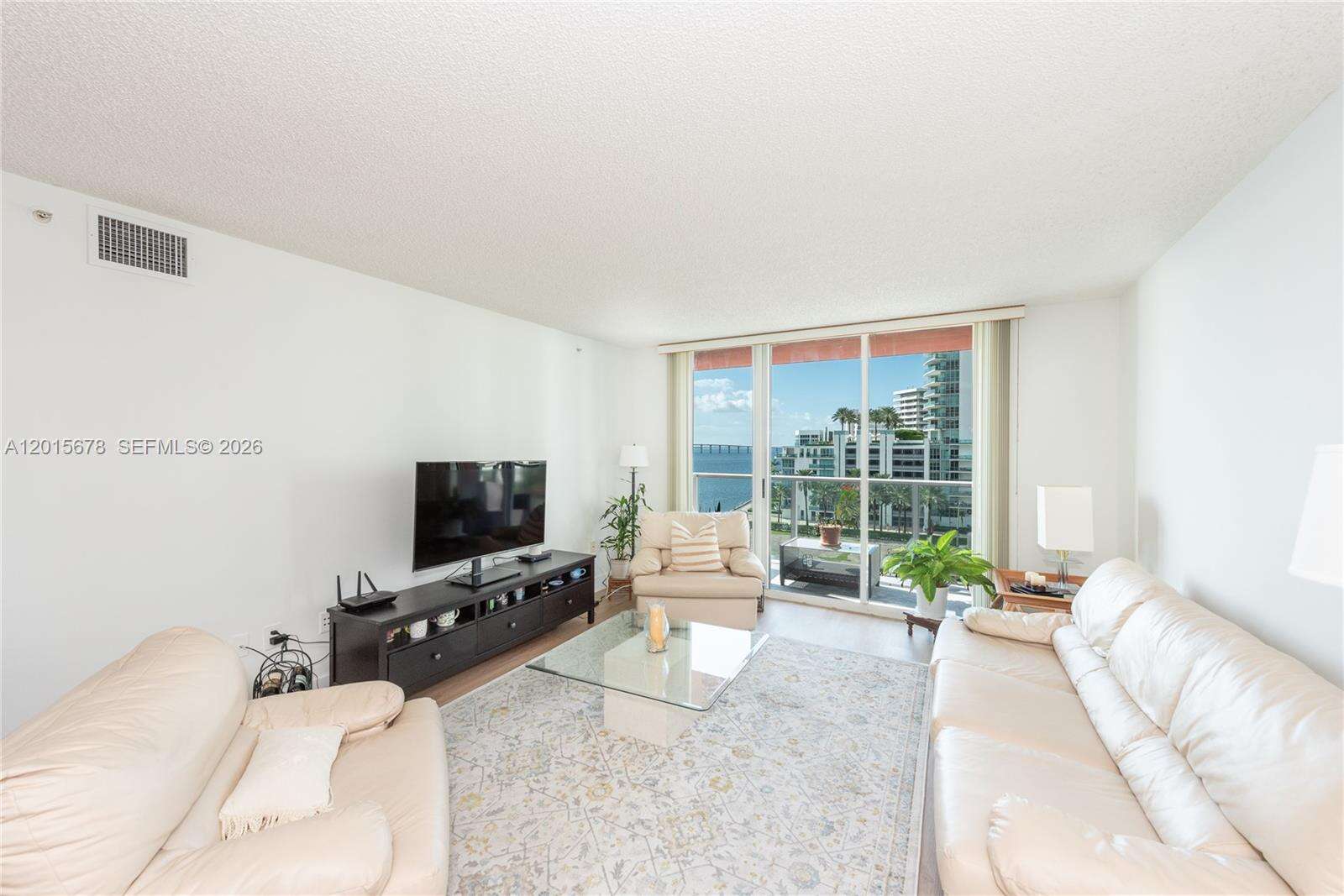 The Mark On Brickell at 1155 Brickell Bay Dr, Miami, FL 33131 - For Rent photo 2