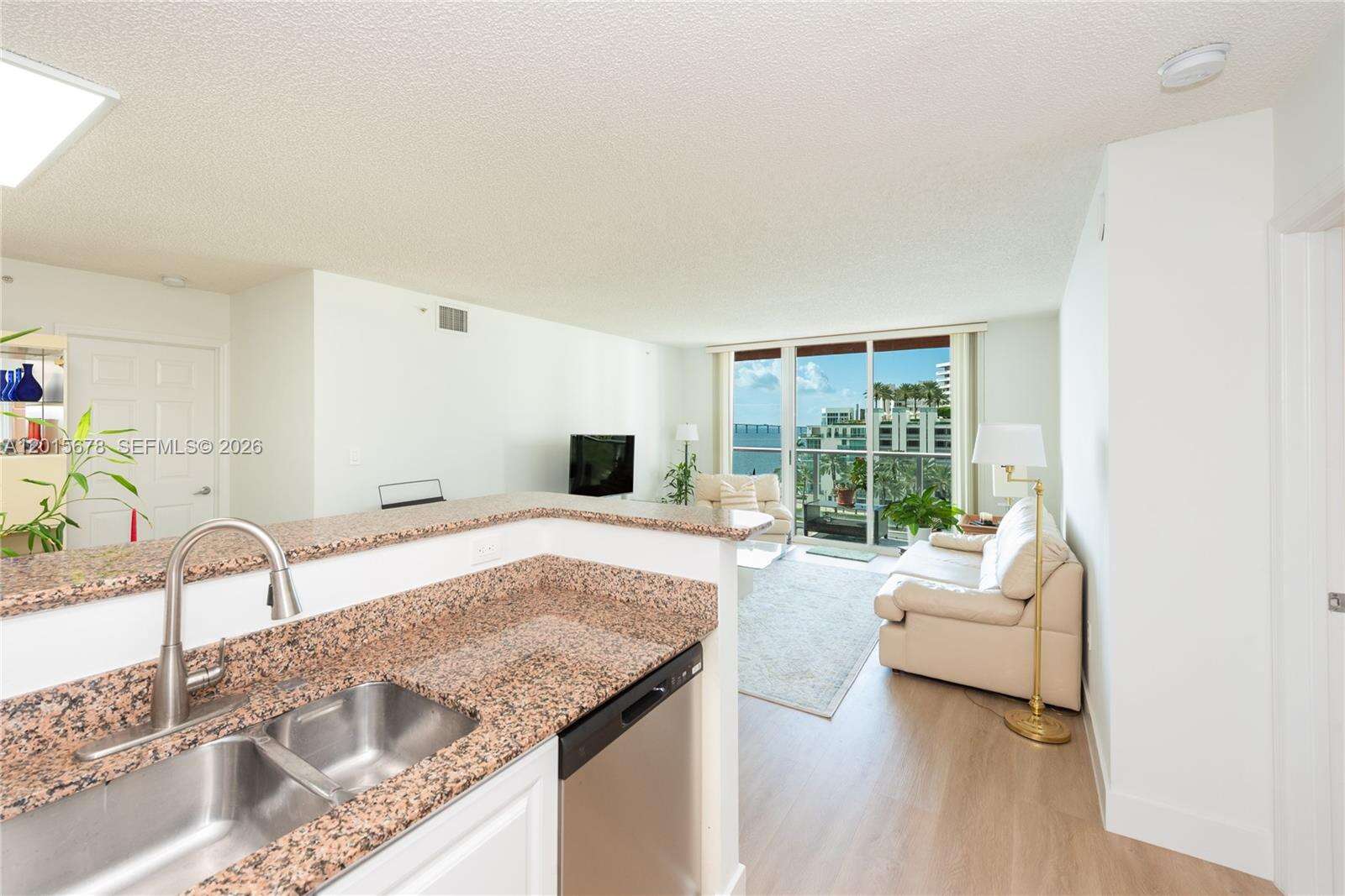 The Mark On Brickell at 1155 Brickell Bay Dr, Miami, FL 33131 - For Rent photo 4