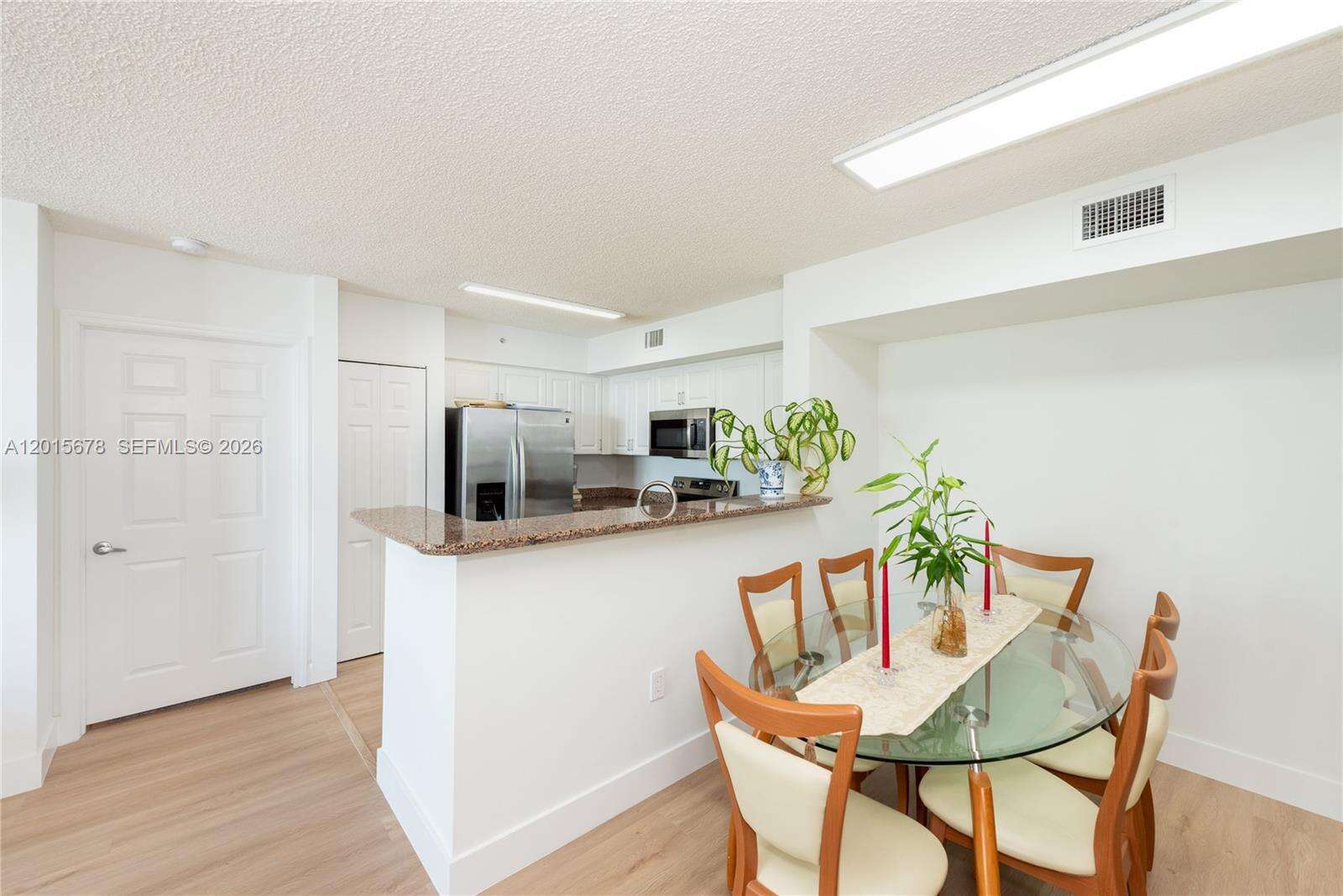 The Mark On Brickell at 1155 Brickell Bay Dr, Miami, FL 33131 - For Rent photo 6