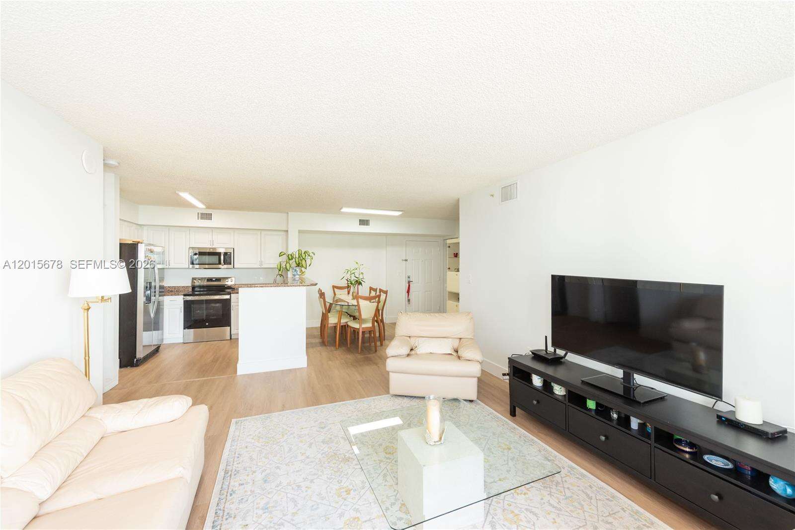 The Mark On Brickell at 1155 Brickell Bay Dr, Miami, FL 33131 - For Rent photo 7