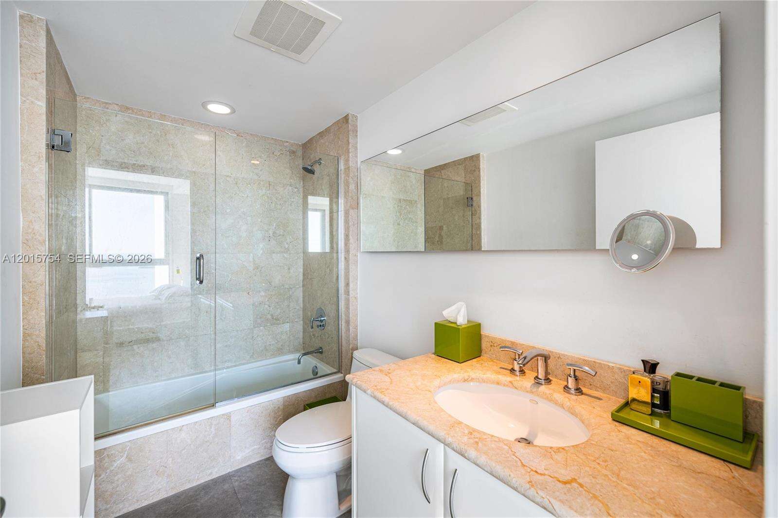 Jade At Brickell Bay at 1331 Brickell Bay Dr, Miami, FL 33131 - For Rent photo 17
