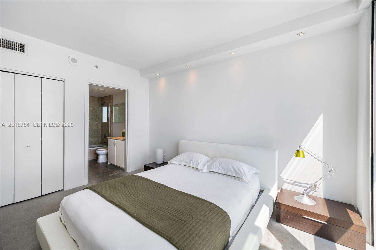 Jade At Brickell Bay at 1331 Brickell Bay Dr, Miami, FL 33131 - For Rent photo 21