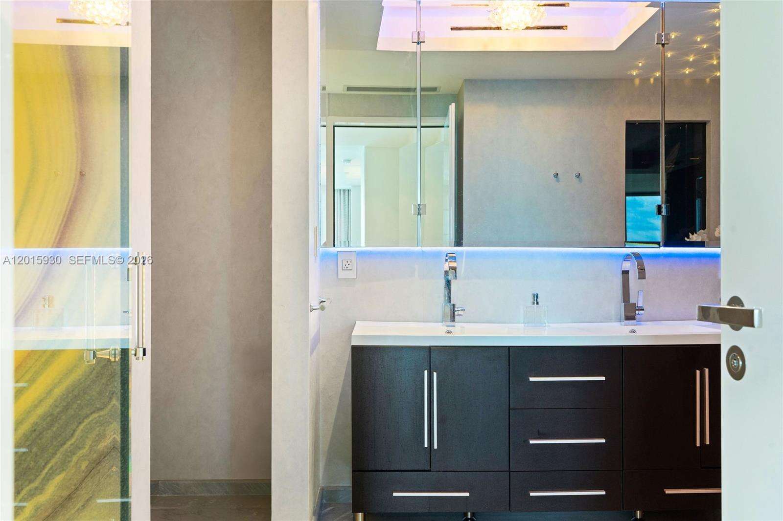 Continuum South Tower at 100 Pointe Dr, Miami Beach, FL 33139 - For Rent photo 19