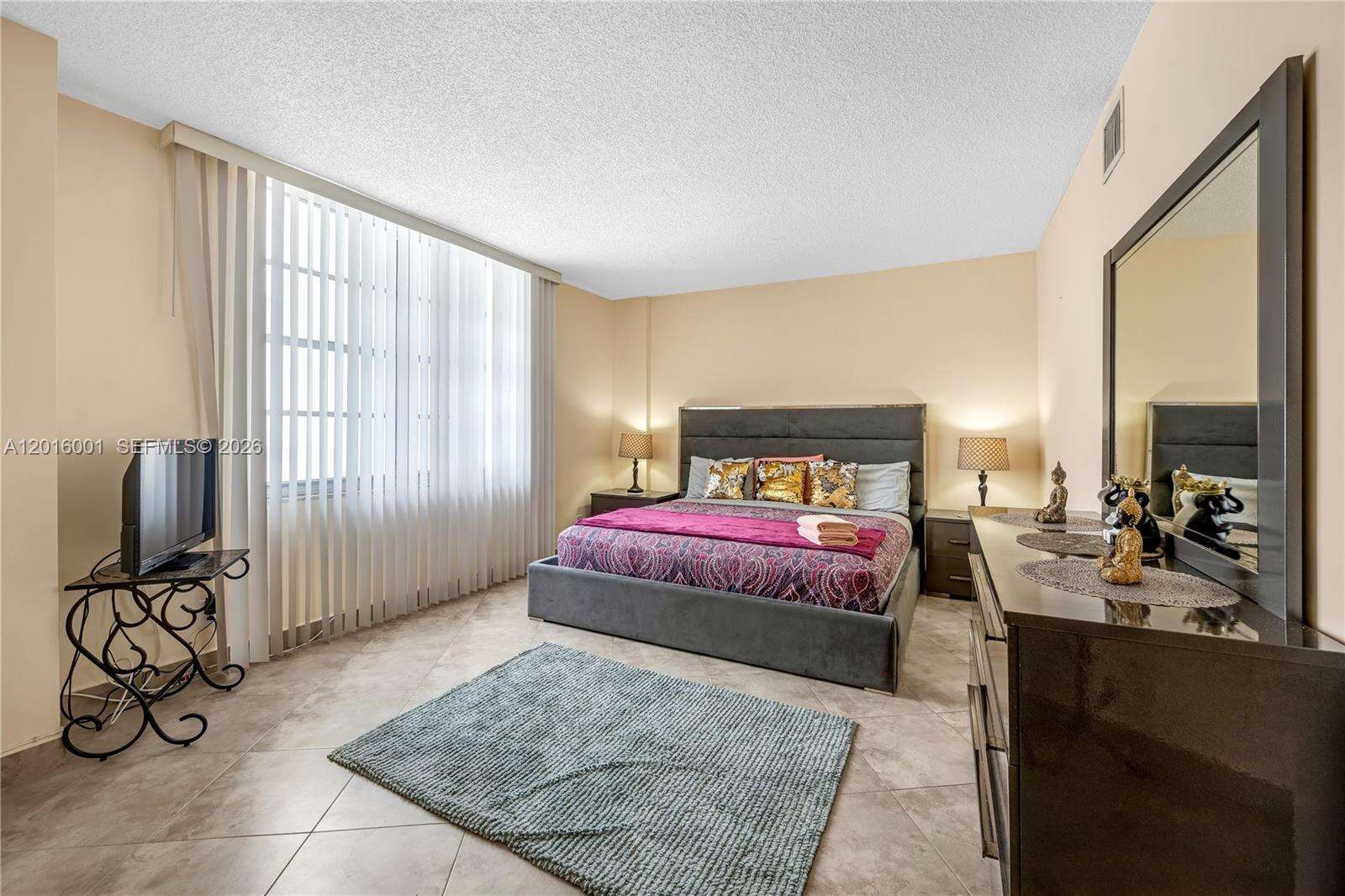 Sea Air Towers at 3725 Ocean Dr, Hollywood, FL 33019 - For Rent photo 15