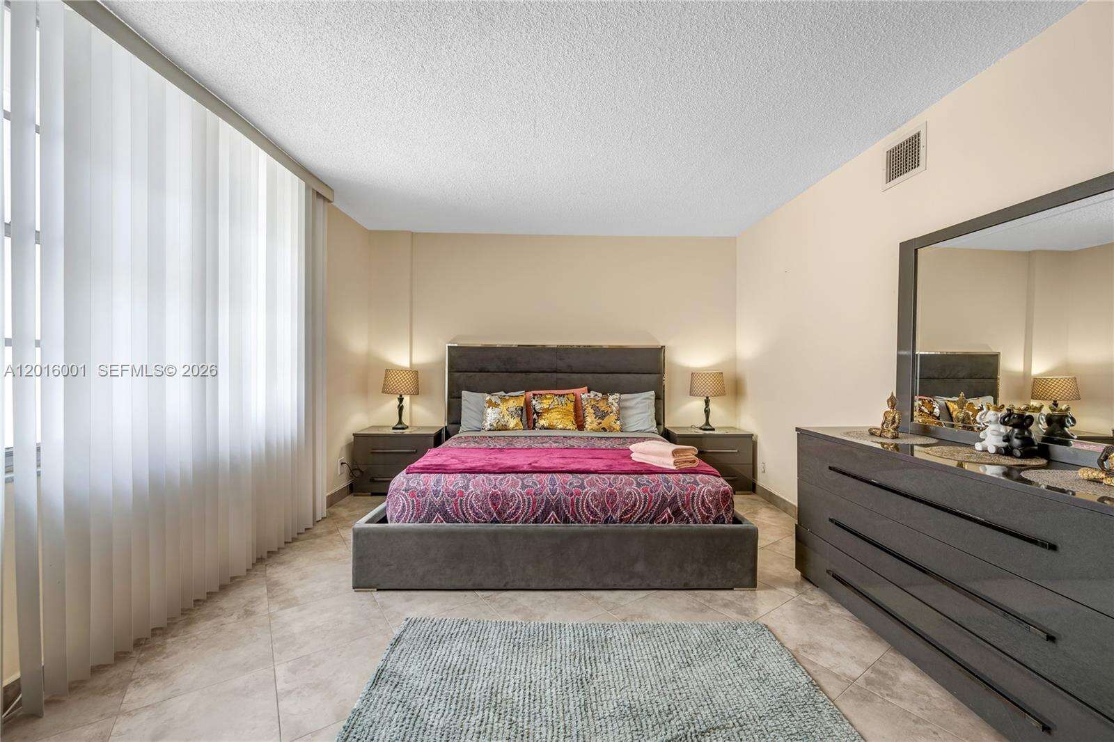 Sea Air Towers at 3725 Ocean Dr, Hollywood, FL 33019 - For Rent photo 16
