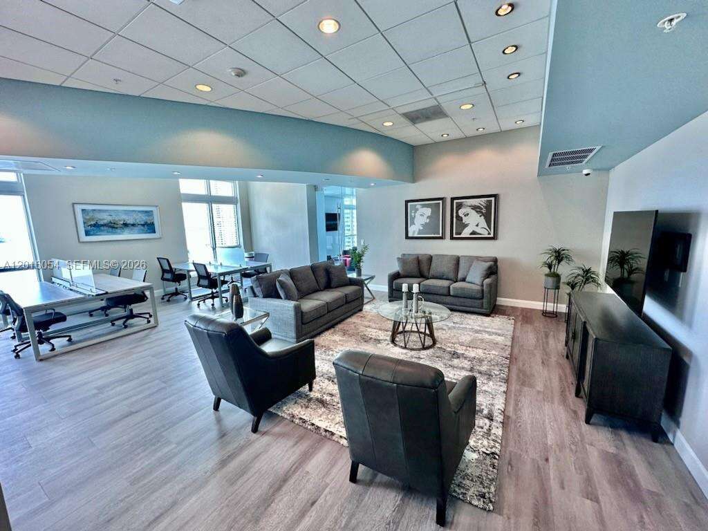Met 1 at 300 Biscayne Blvd, Miami, FL 33131 - For Rent photo 19