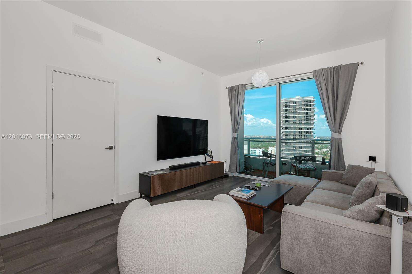 The Bond On Brickell at 1080 Brickell Ave, Miami, FL 33131 - For Rent photo 2