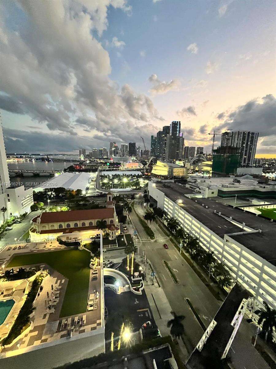 The Grand at 1717 Bayshore Dr, Miami, FL 33132 - For Rent photo 4