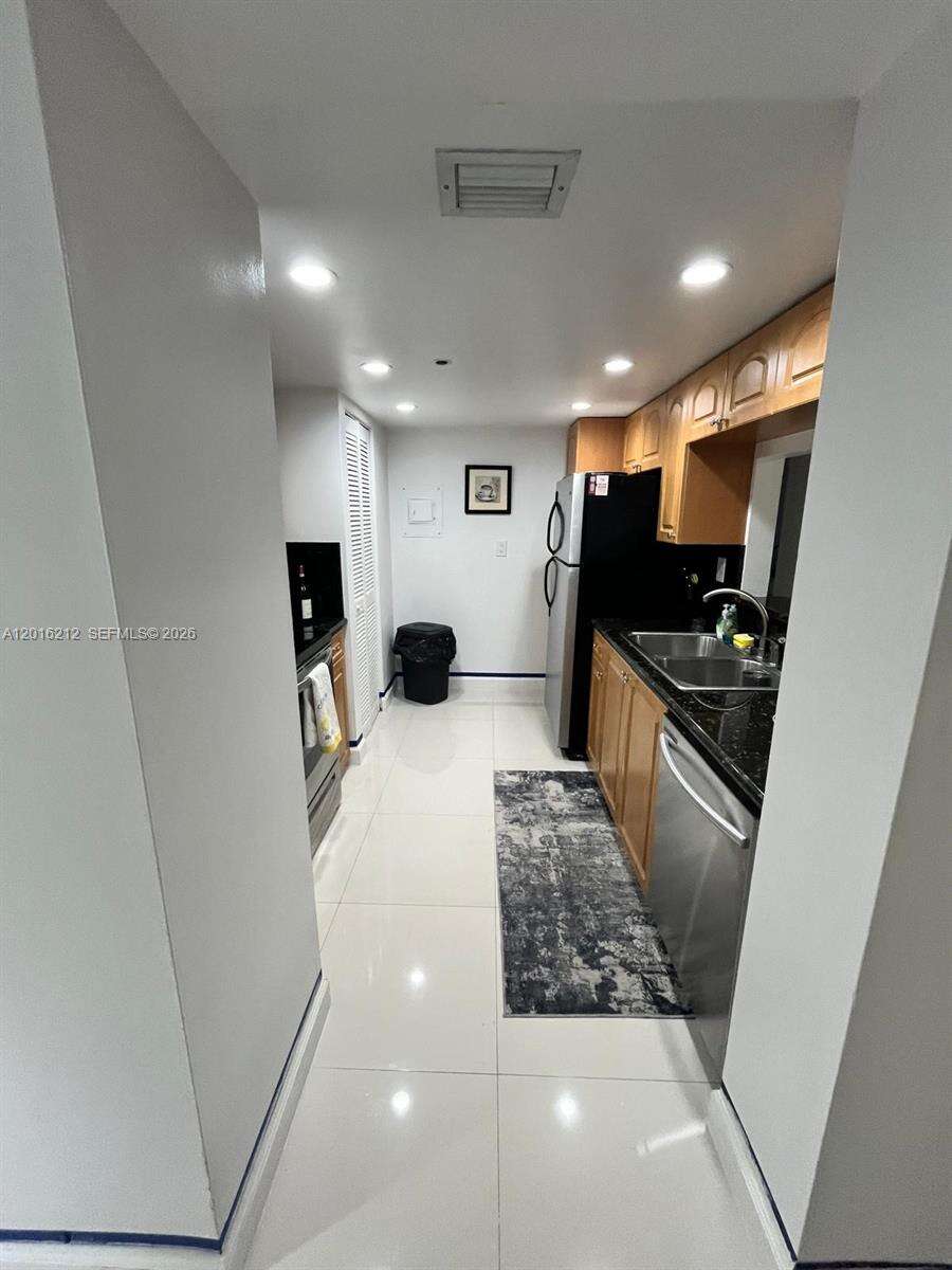 The Grand at 1717 Bayshore Dr, Miami, FL 33132 - For Rent photo 10