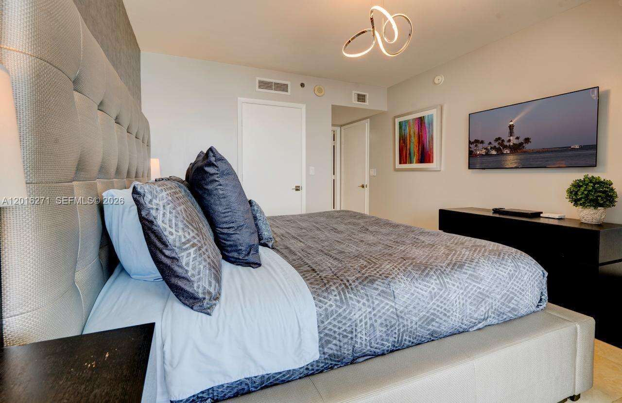 The Beach Club Two at 1830 Ocean Dr, Hallandale Beach, FL 33009 - For Rent photo 24