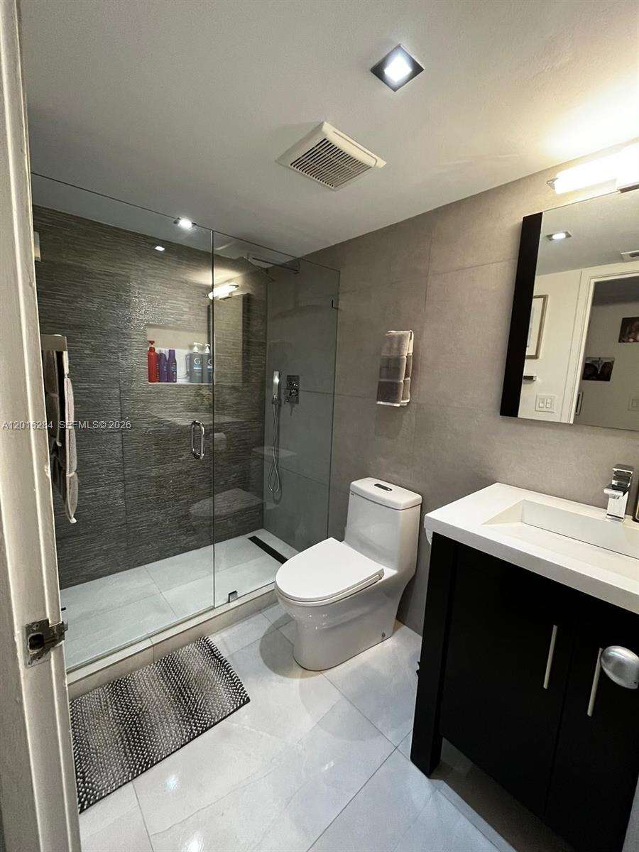 Imperial At Brickell at 1627 Brickell Ave, Miami, FL 33129 - For Rent photo 17