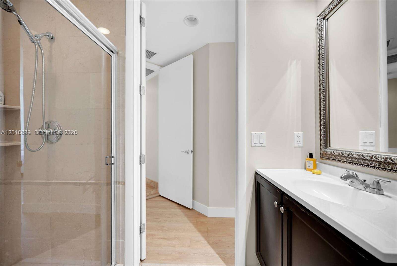 Continuum South Tower at 100 Pointe Dr, Miami Beach, FL 33139 - For Rent photo 12