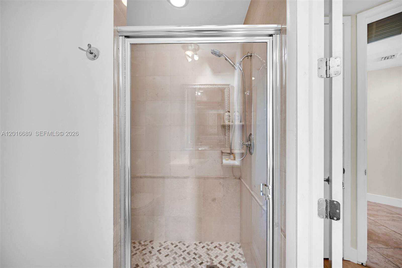 Continuum South Tower at 100 Pointe Dr, Miami Beach, FL 33139 - For Rent photo 13