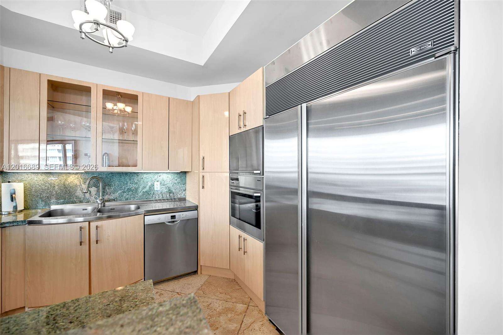 Continuum South Tower at 100 Pointe Dr, Miami Beach, FL 33139 - For Rent photo 24