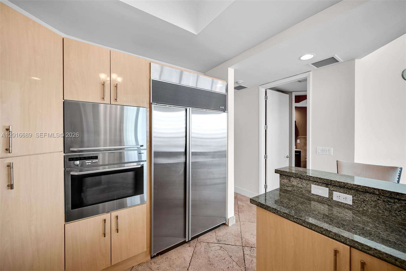 Continuum South Tower at 100 Pointe Dr, Miami Beach, FL 33139 - For Rent photo 26