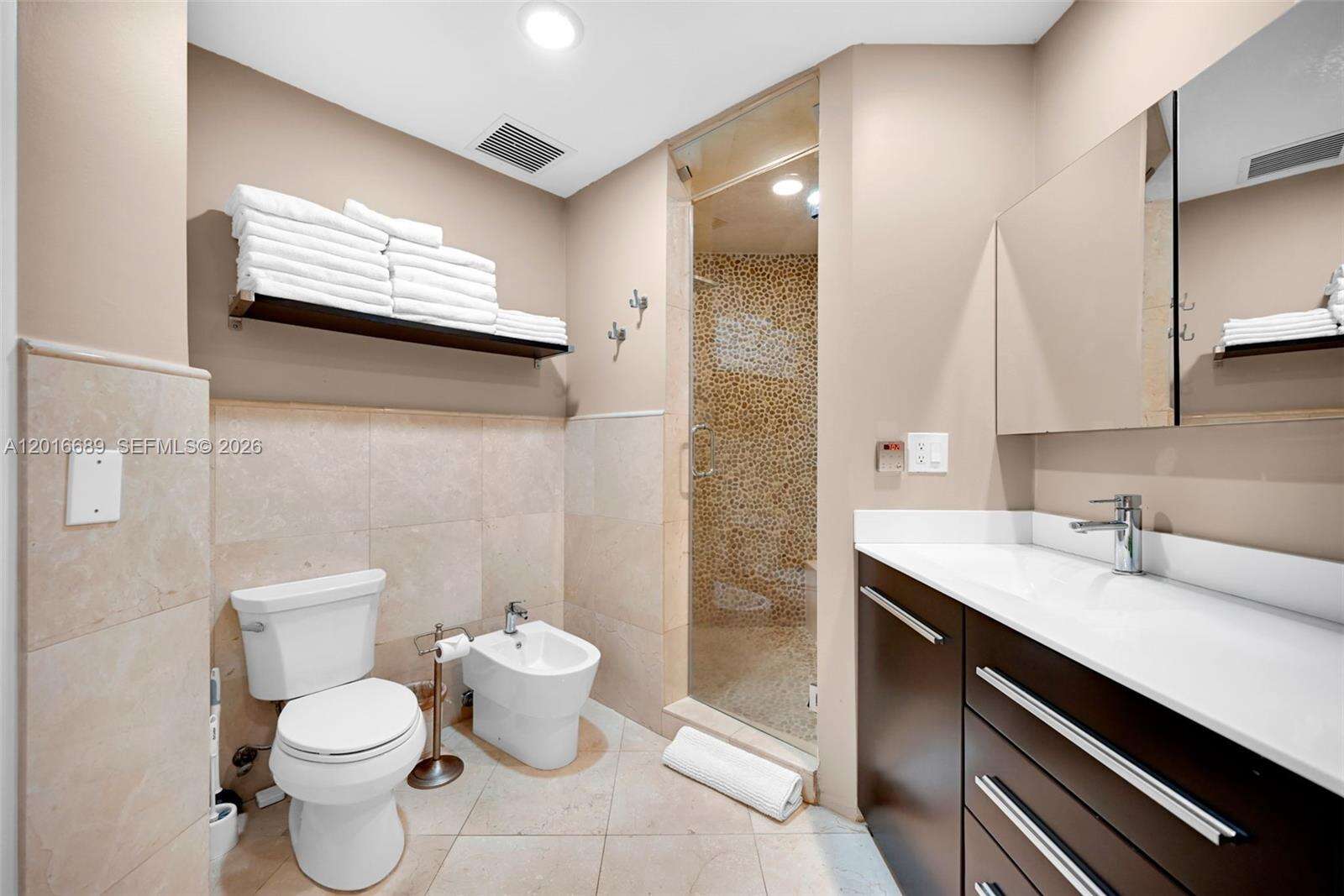 Continuum South Tower at 100 Pointe Dr, Miami Beach, FL 33139 - For Rent photo 48