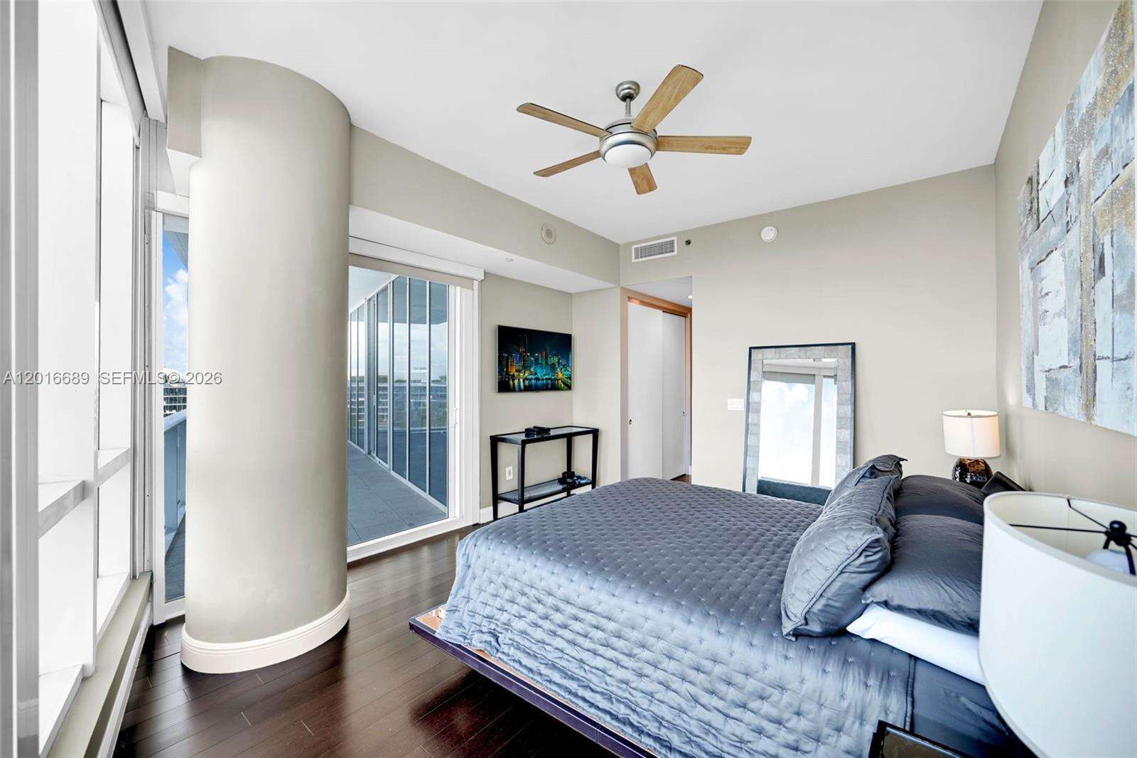 Continuum South Tower at 100 Pointe Dr, Miami Beach, FL 33139 - For Rent photo 9