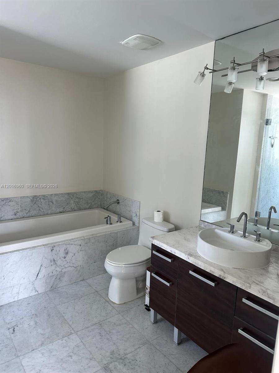 Vizcayne South at 253 2 St, Miami, FL 33132 - For Rent photo 14