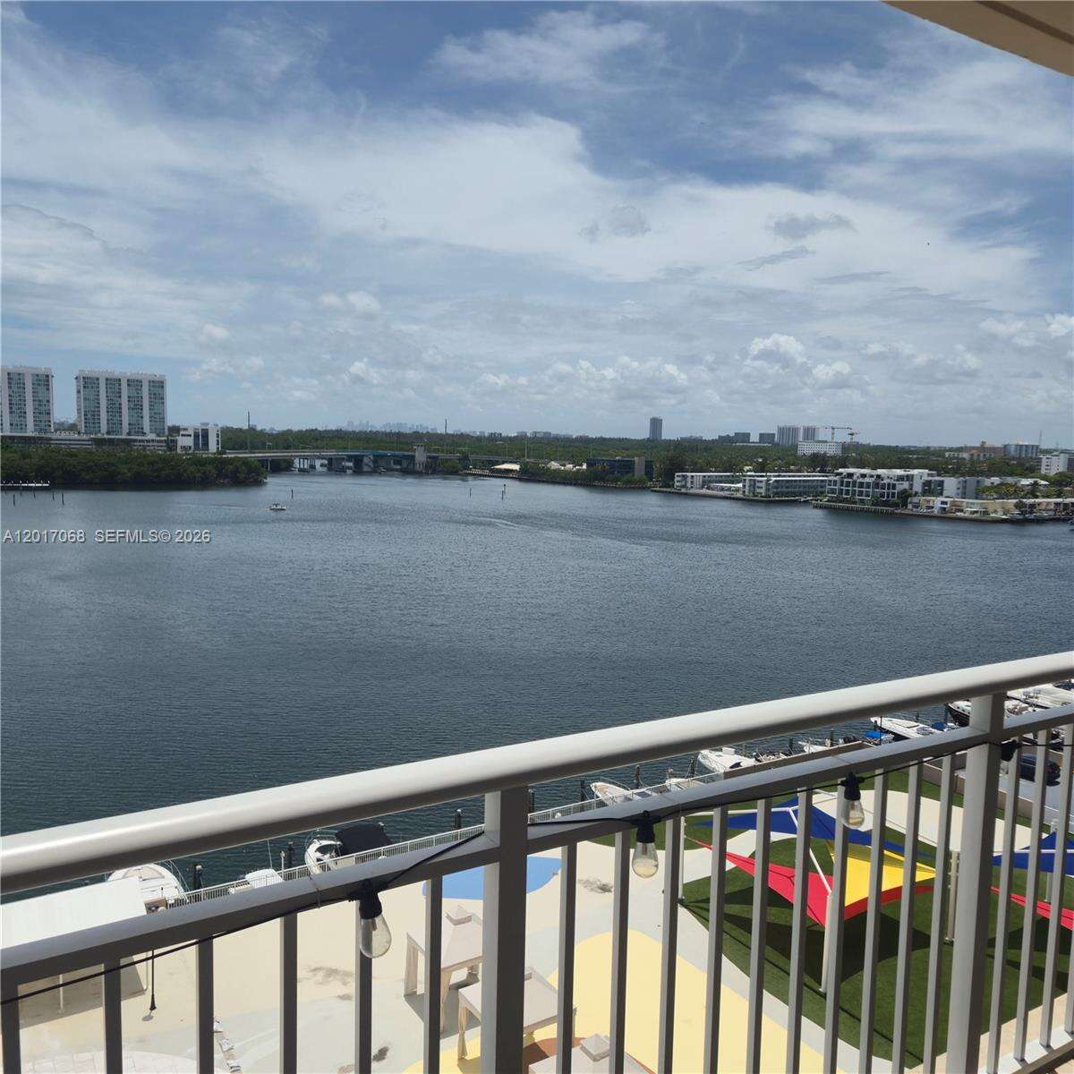Winston Towers 100 Condos for Sale & Rent | Picture 1