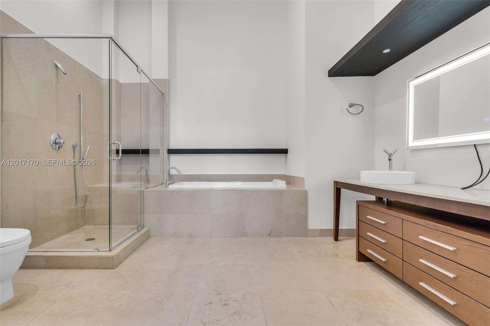 Icon Brickell 2 at 495 Brickell Ave, Miami, FL 33131 - For Rent photo 13