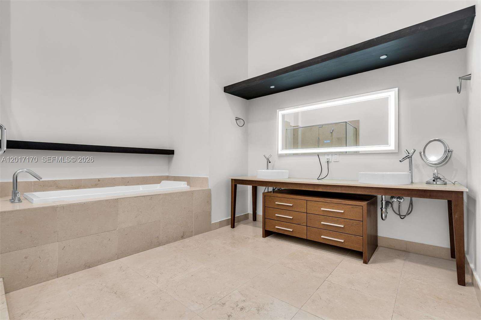 Icon Brickell 2 at 495 Brickell Ave, Miami, FL 33131 - For Rent photo 14