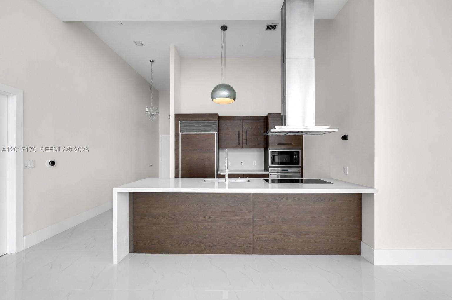 Icon Brickell 2 at 495 Brickell Ave, Miami, FL 33131 - For Rent photo 6