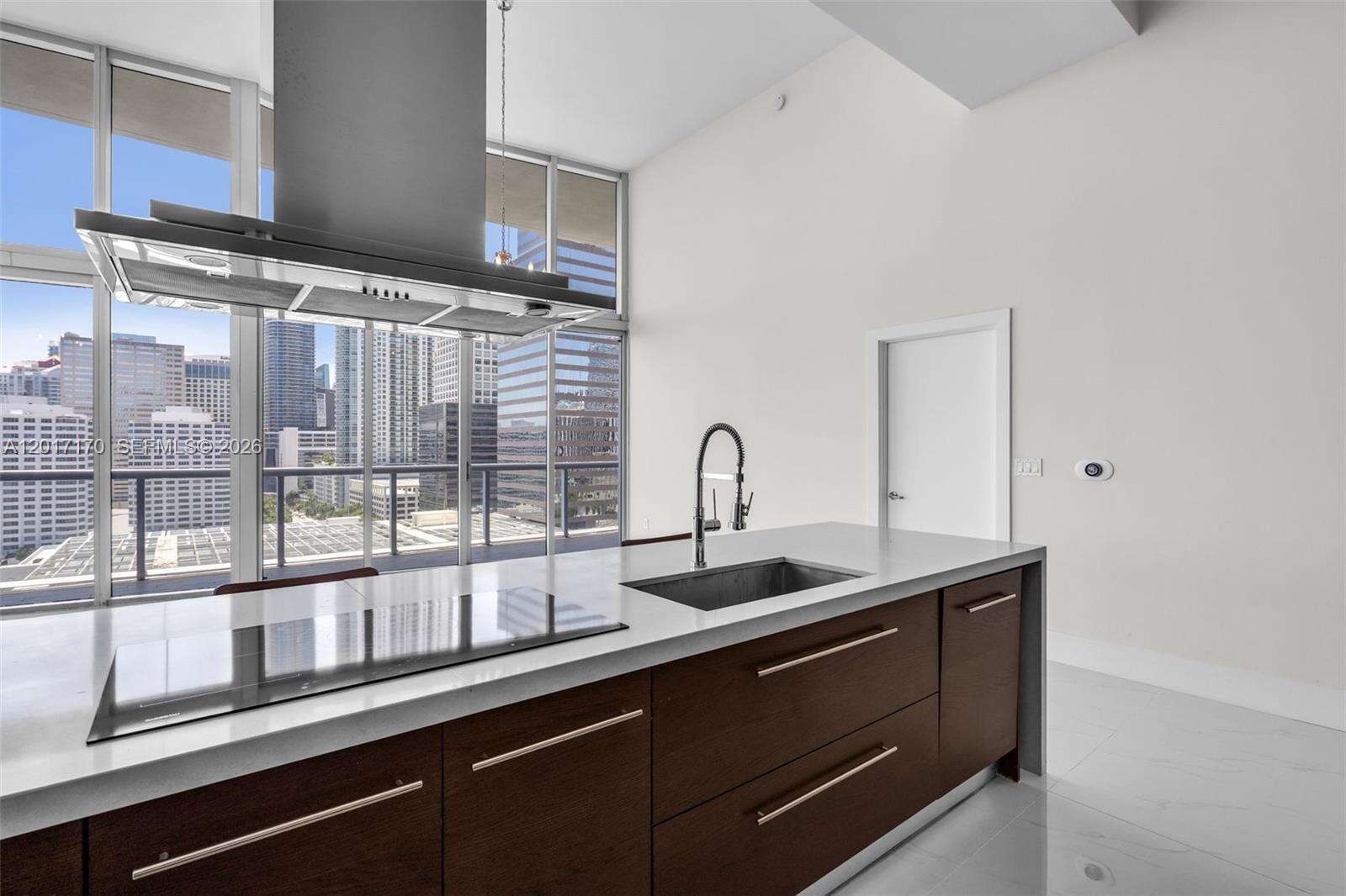 Icon Brickell 2 at 495 Brickell Ave, Miami, FL 33131 - For Rent photo 8