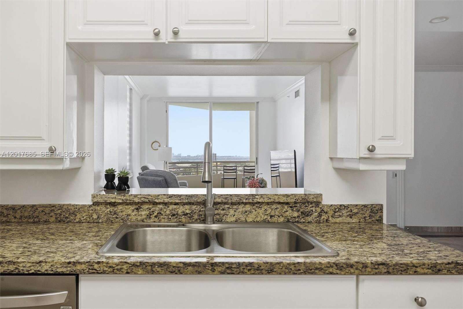 One Tequesta Point at 888 Brickell Key Dr, Miami, FL 33131 - For Rent photo 9