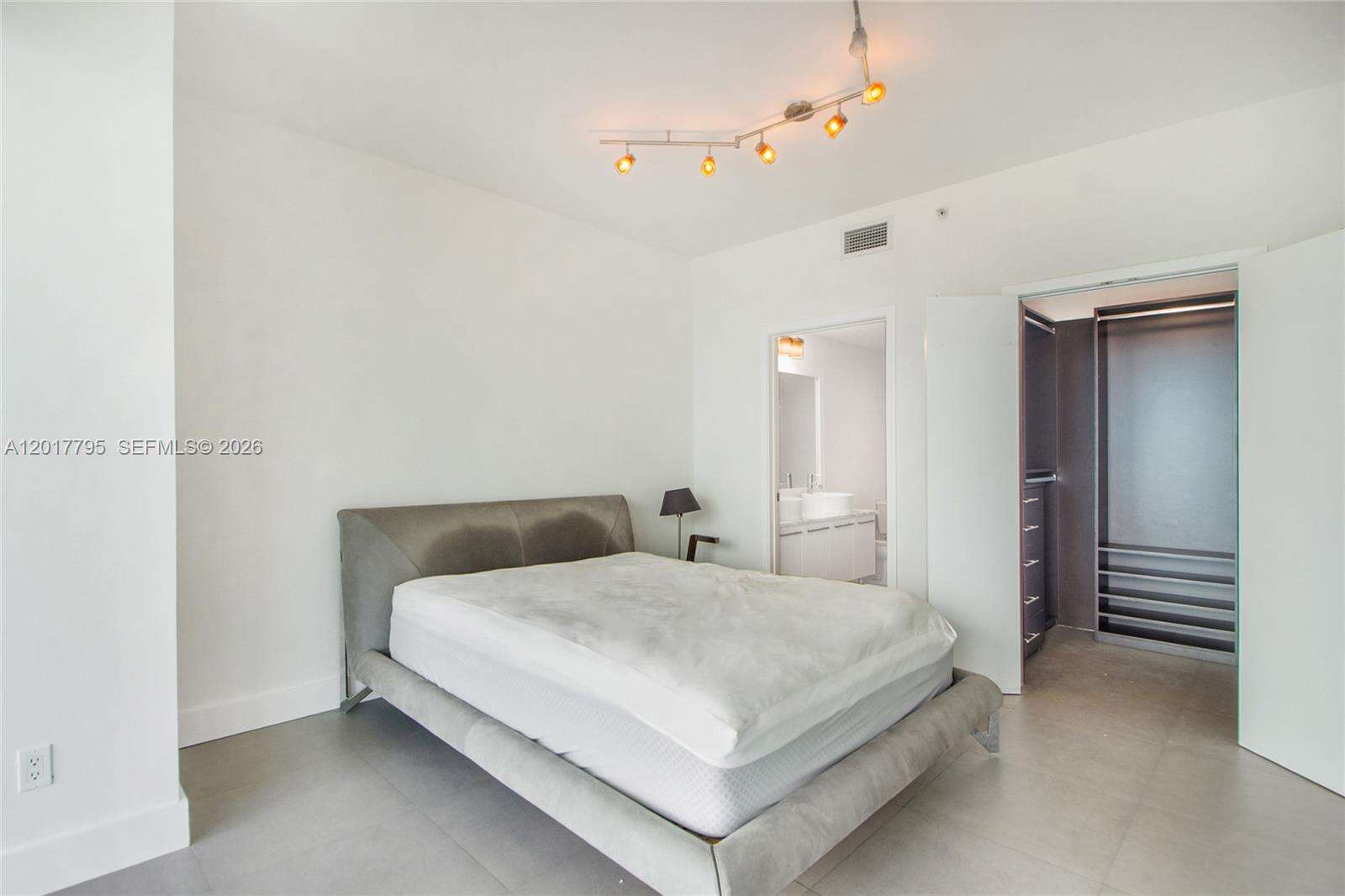 Marina Blue at 888 Biscayne Blvd, Miami, FL 33132 - For Rent photo 9