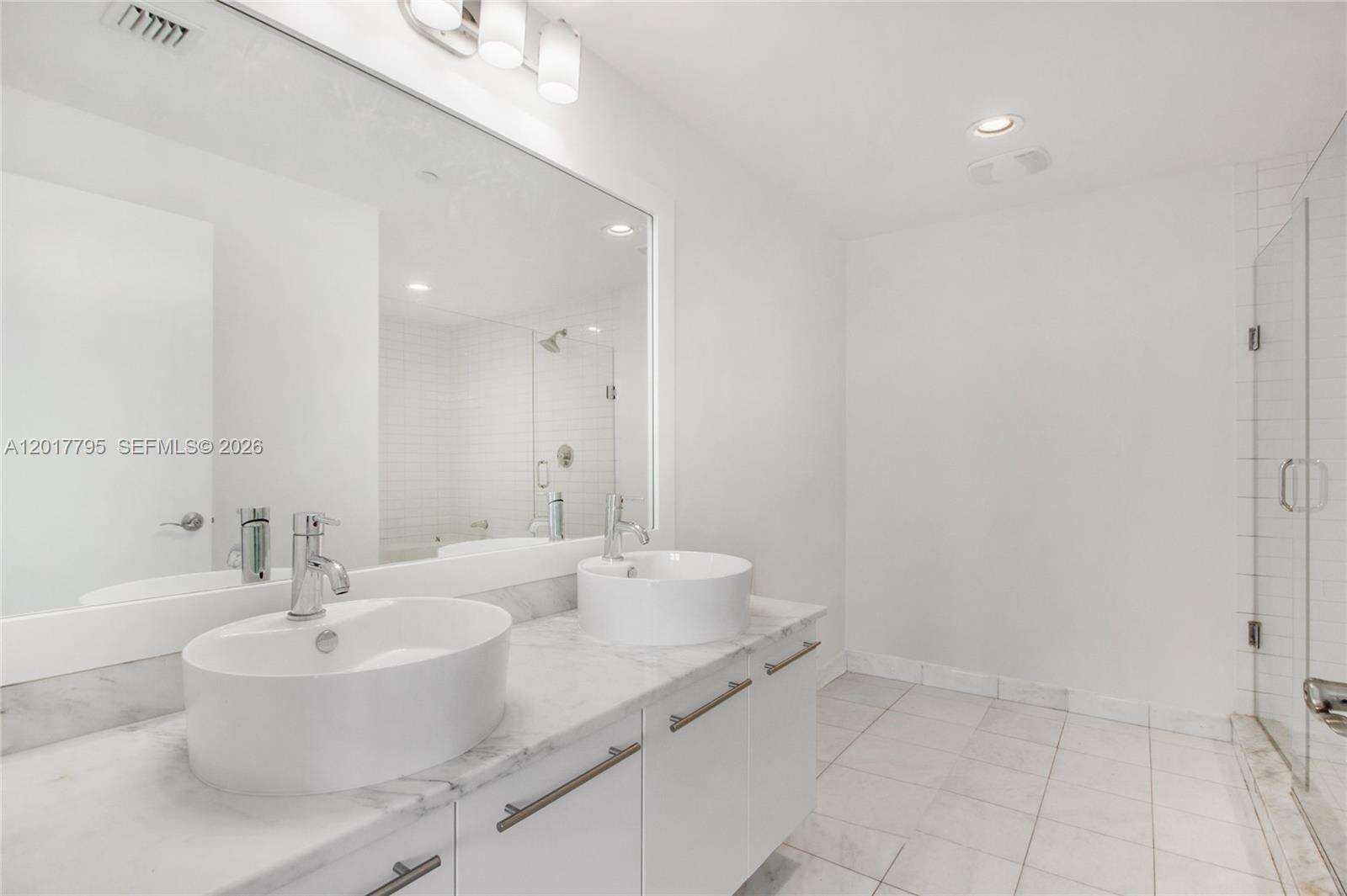 Marina Blue at 888 Biscayne Blvd, Miami, FL 33132 - For Rent photo 10