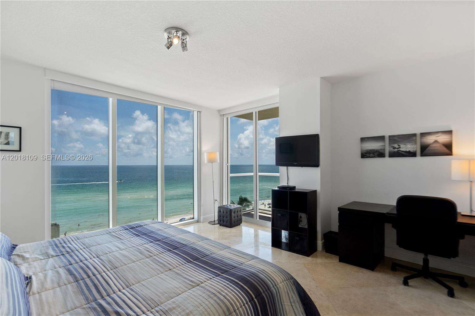 La Perla at 16699 Collins Ave, Sunny Isles Beach, FL 33160 - For Rent photo 11