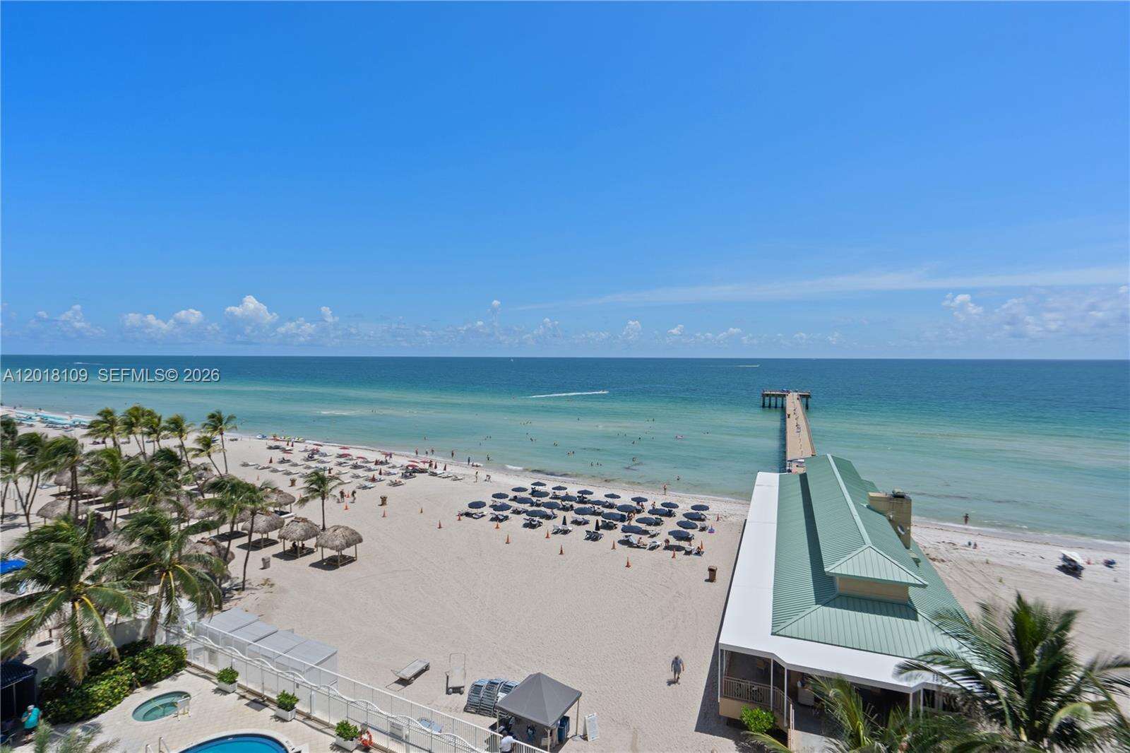 La Perla at 16699 Collins Ave, Sunny Isles Beach, FL 33160 - For Rent photo 3