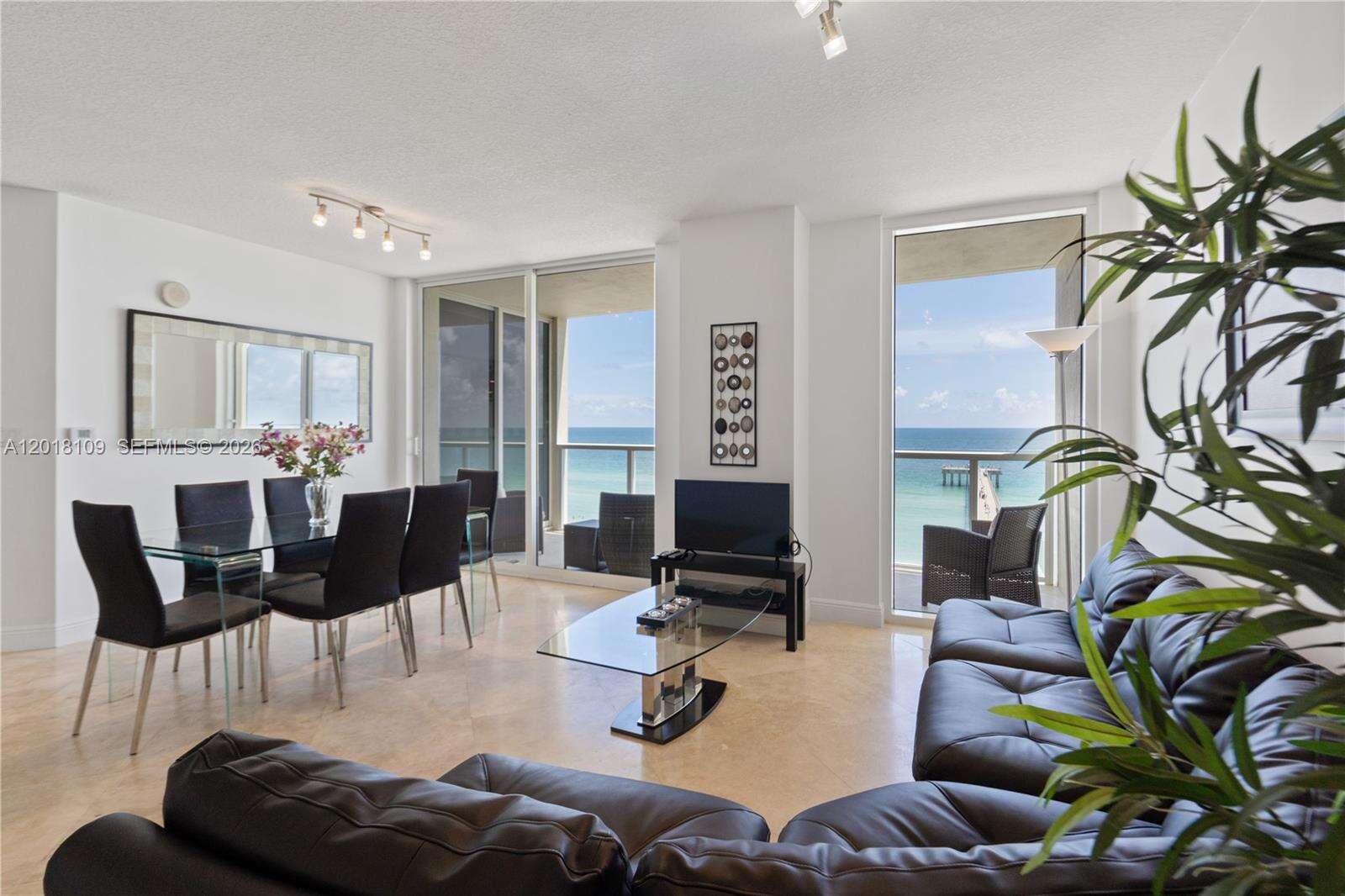 La Perla at 16699 Collins Ave, Sunny Isles Beach, FL 33160 - For Rent photo 4
