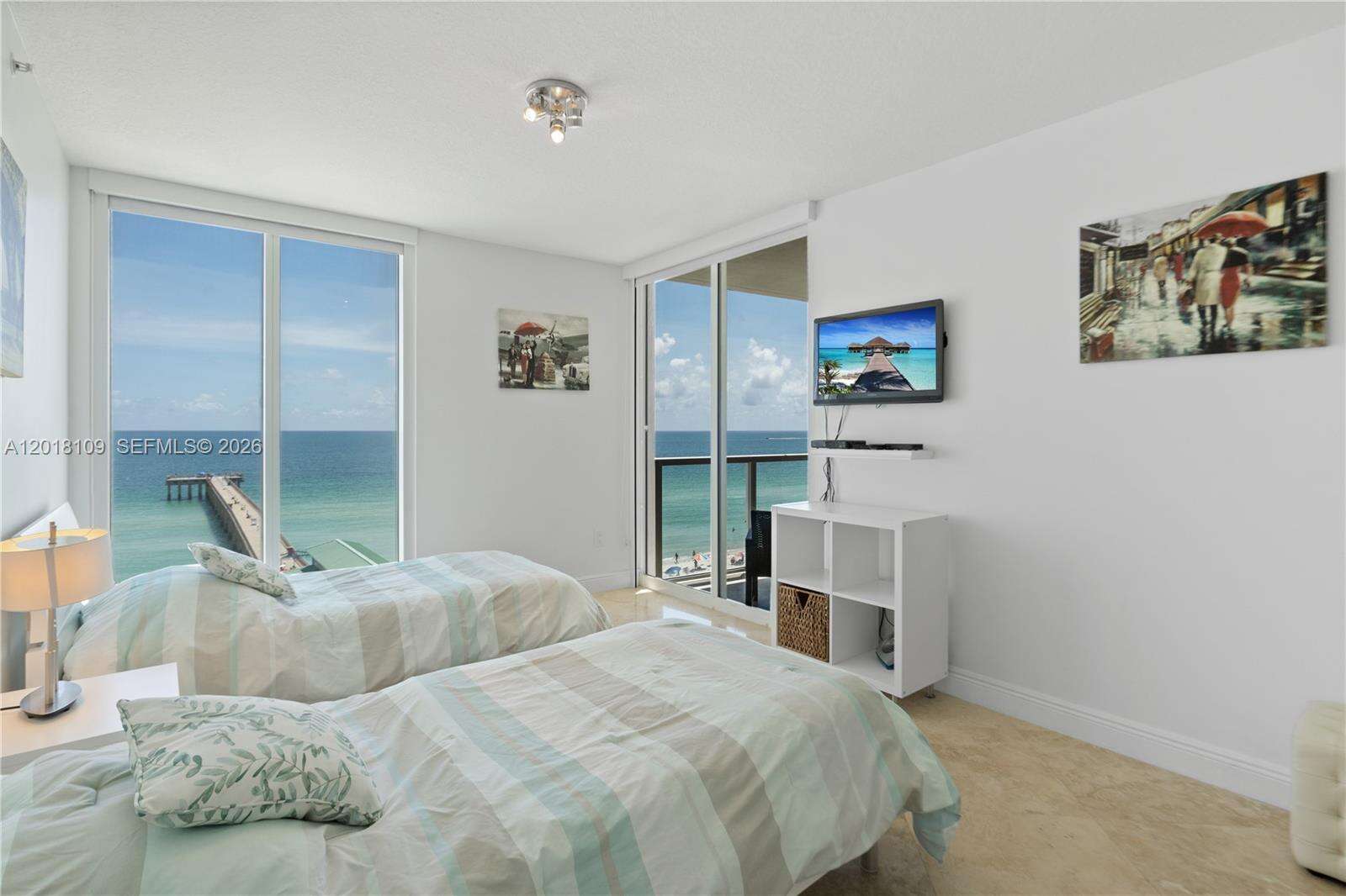 La Perla at 16699 Collins Ave, Sunny Isles Beach, FL 33160 - For Rent photo 9