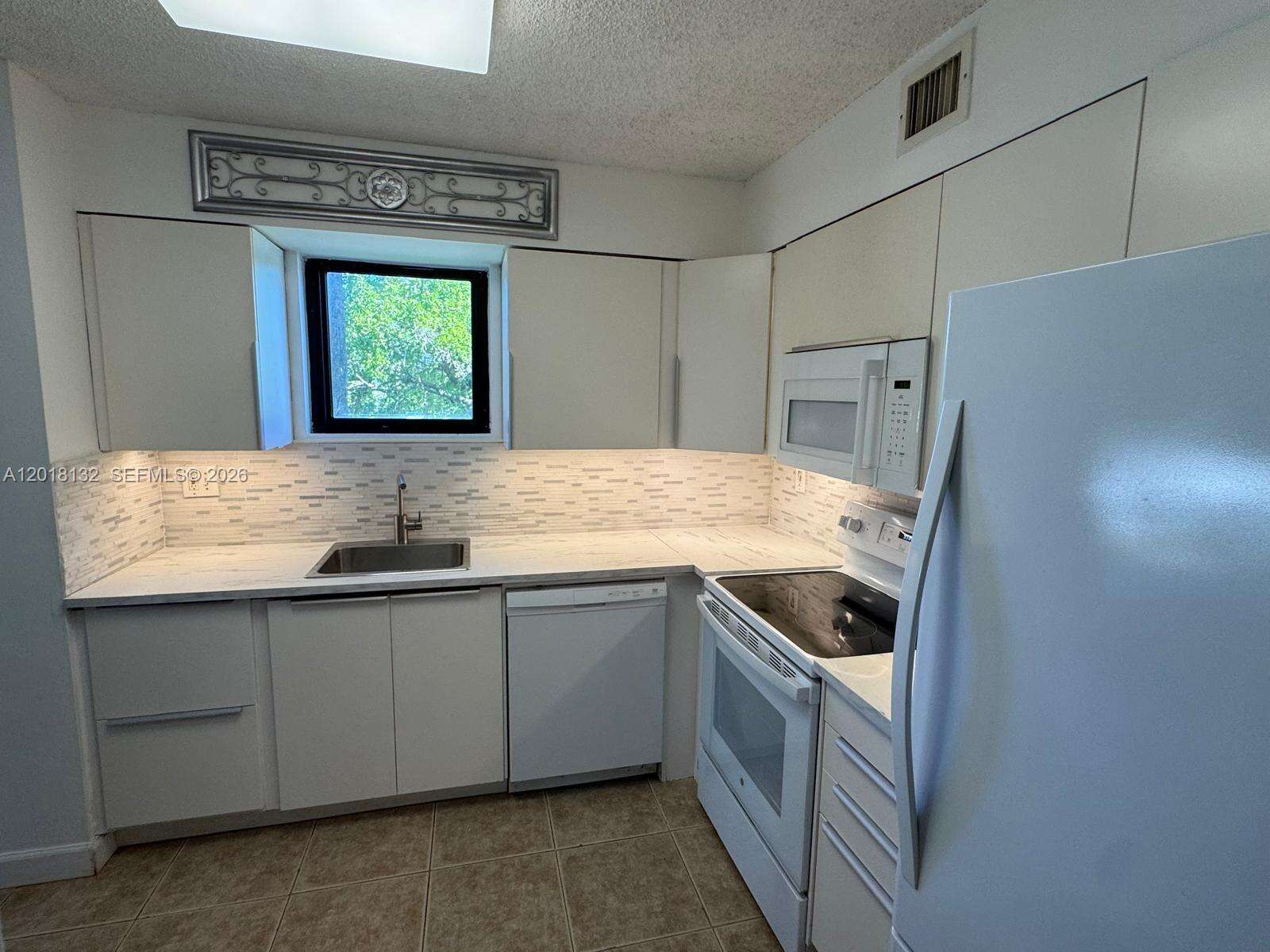 Parc Central East at 3300 192 St, Aventura, FL 33180 - For Rent photo 9
