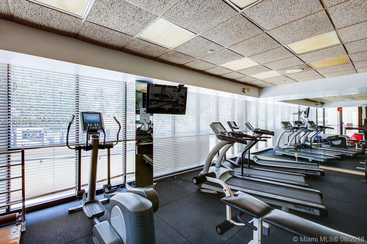 Club Atlantis at 2555 Collins Ave, Miami Beach, FL 33140 - For Rent photo 18