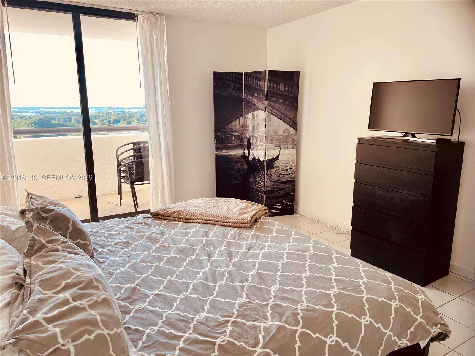 Club Atlantis at 2555 Collins Ave, Miami Beach, FL 33140 - For Rent photo 8