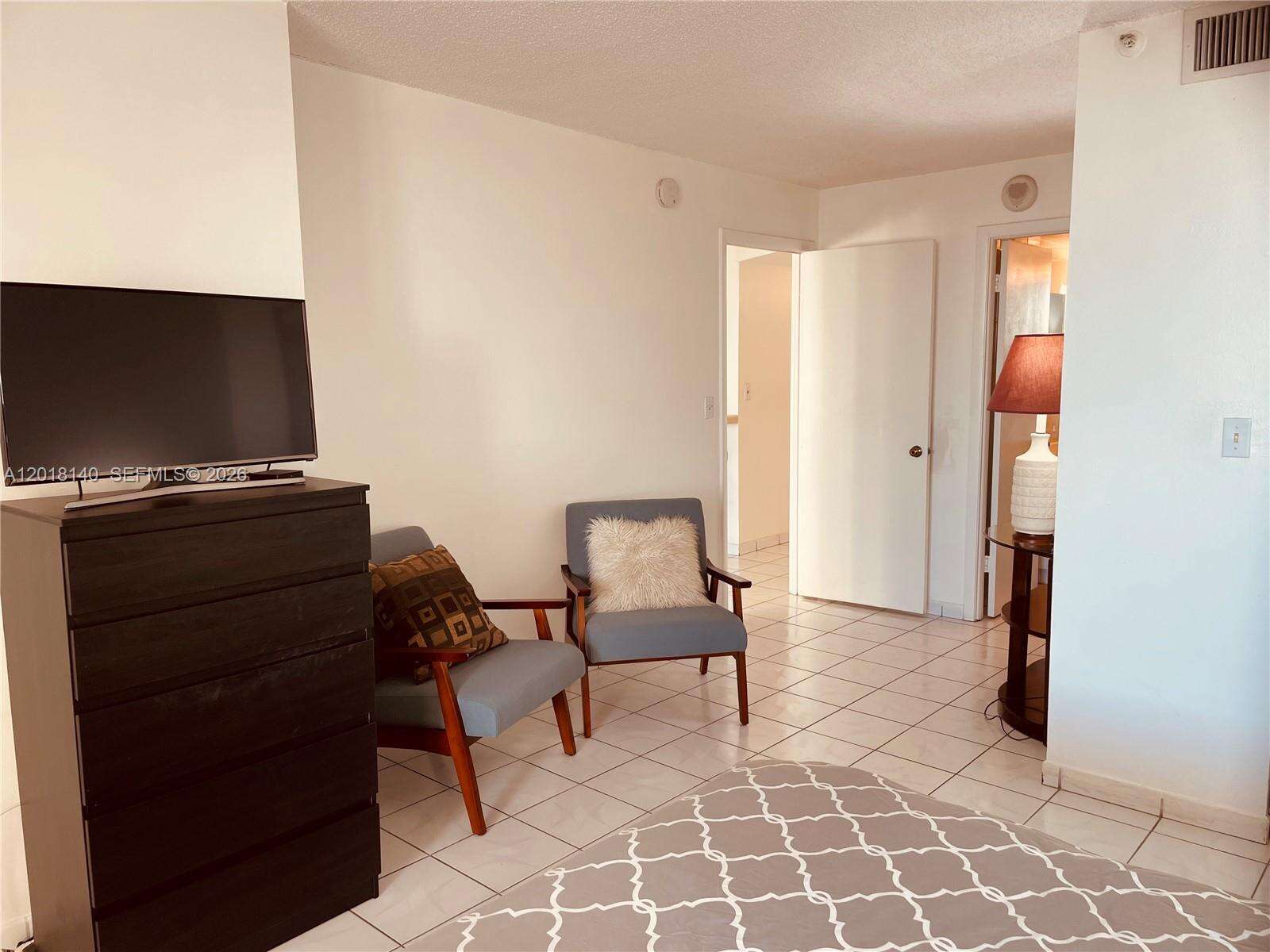 Club Atlantis at 2555 Collins Ave, Miami Beach, FL 33140 - For Rent photo 9