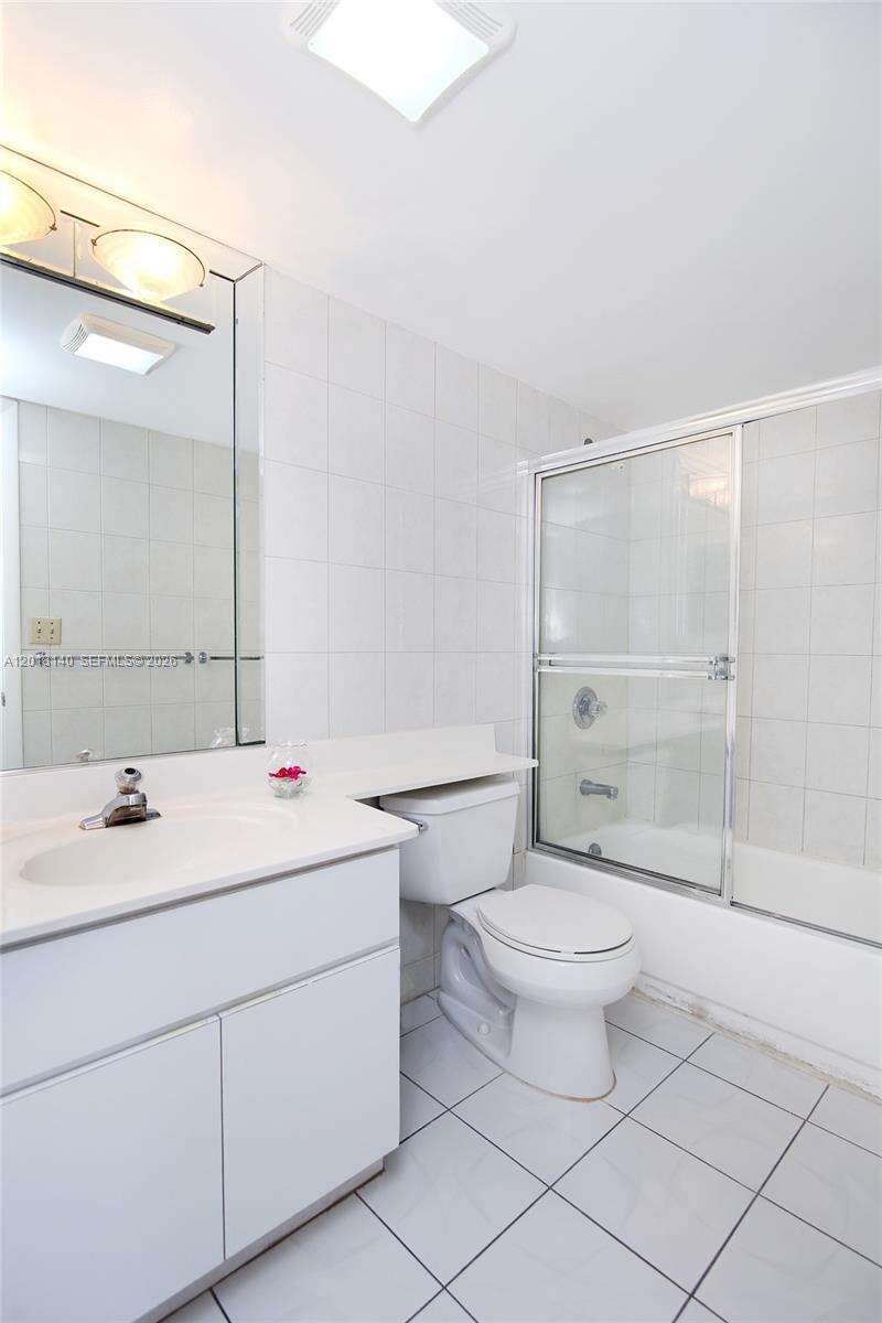 Club Atlantis at 2555 Collins Ave, Miami Beach, FL 33140 - For Rent photo 10