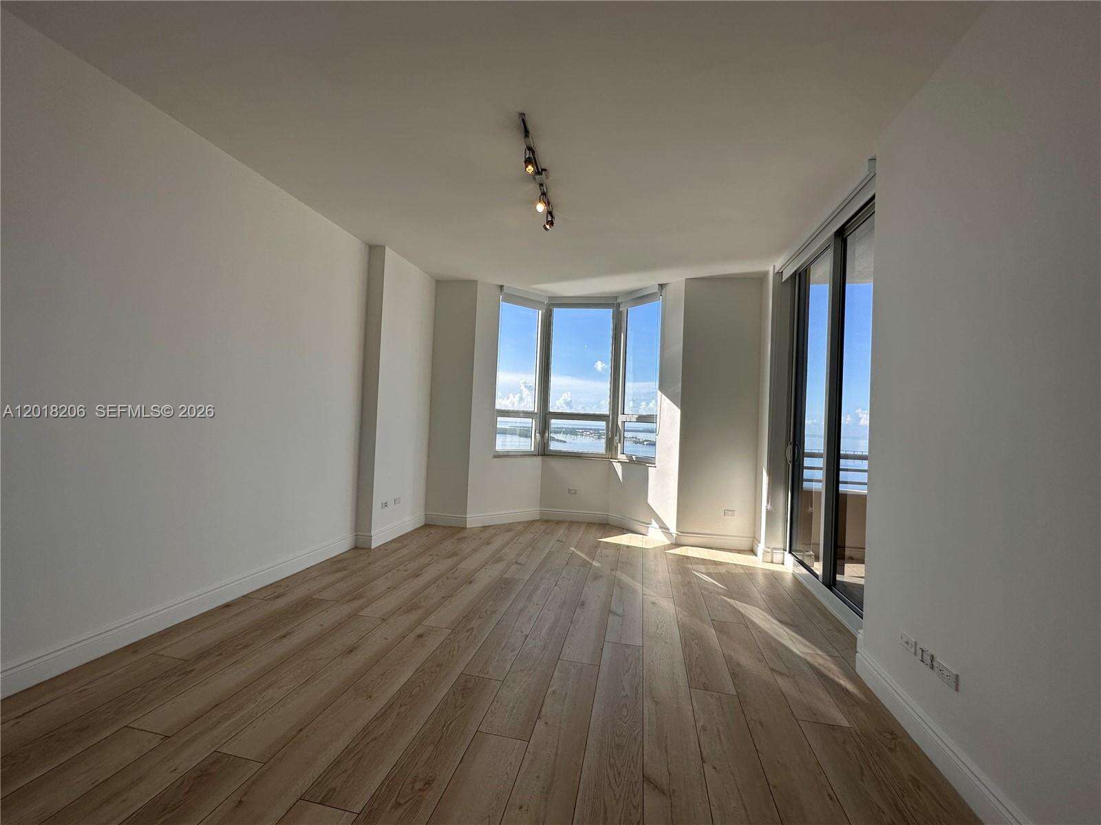 Two Tequesta Point at 808 Brickell Key Dr, Miami, FL 33131 - For Rent photo 22
