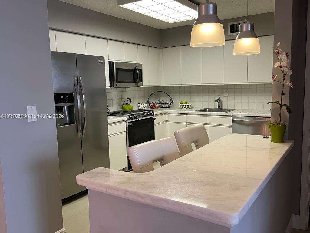 Mystic Pointe Tower 500 at 3530 Mystic Pointe Dr, Aventura, FL 33180 - For Rent photo 7