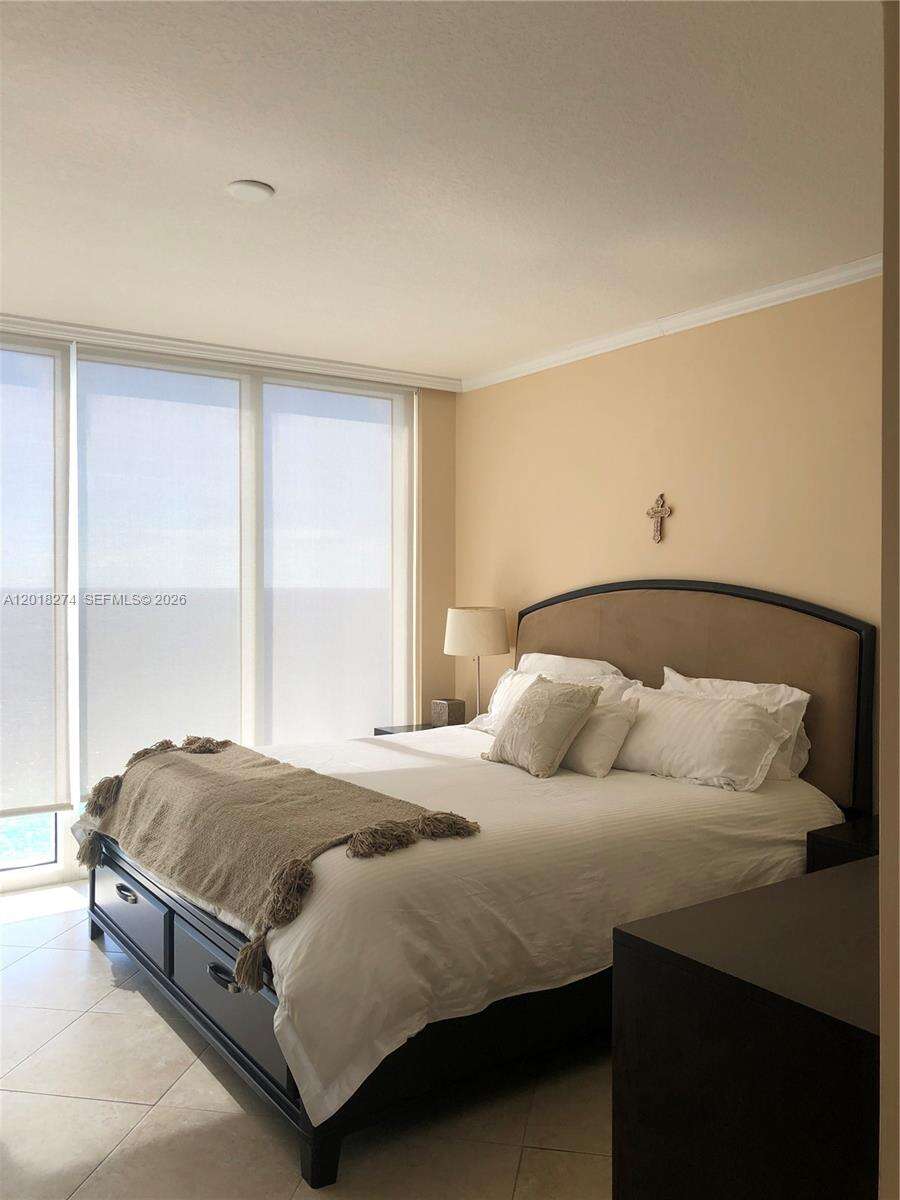 La Perla at 16699 Collins Ave, Sunny Isles Beach, FL 33160 - For Rent photo 4
