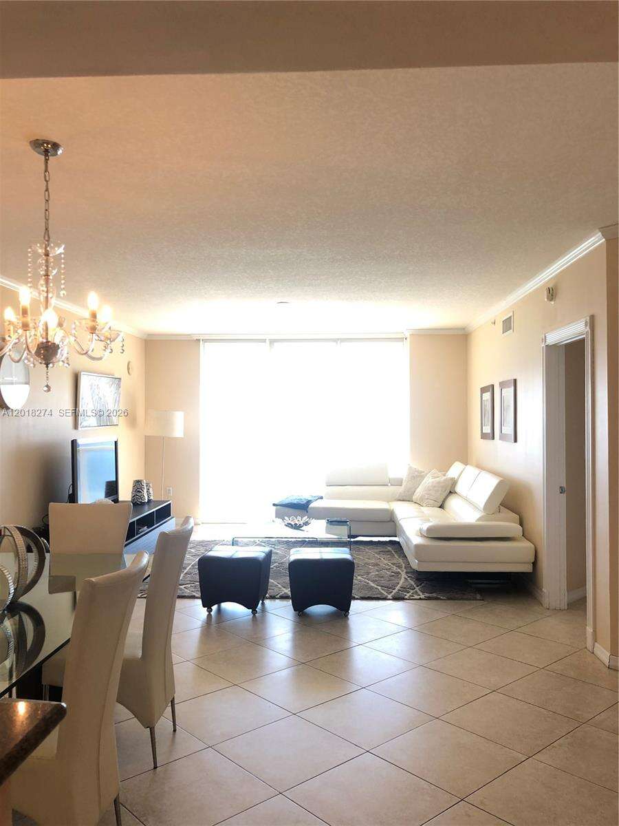 La Perla at 16699 Collins Ave, Sunny Isles Beach, FL 33160 - For Rent photo 10