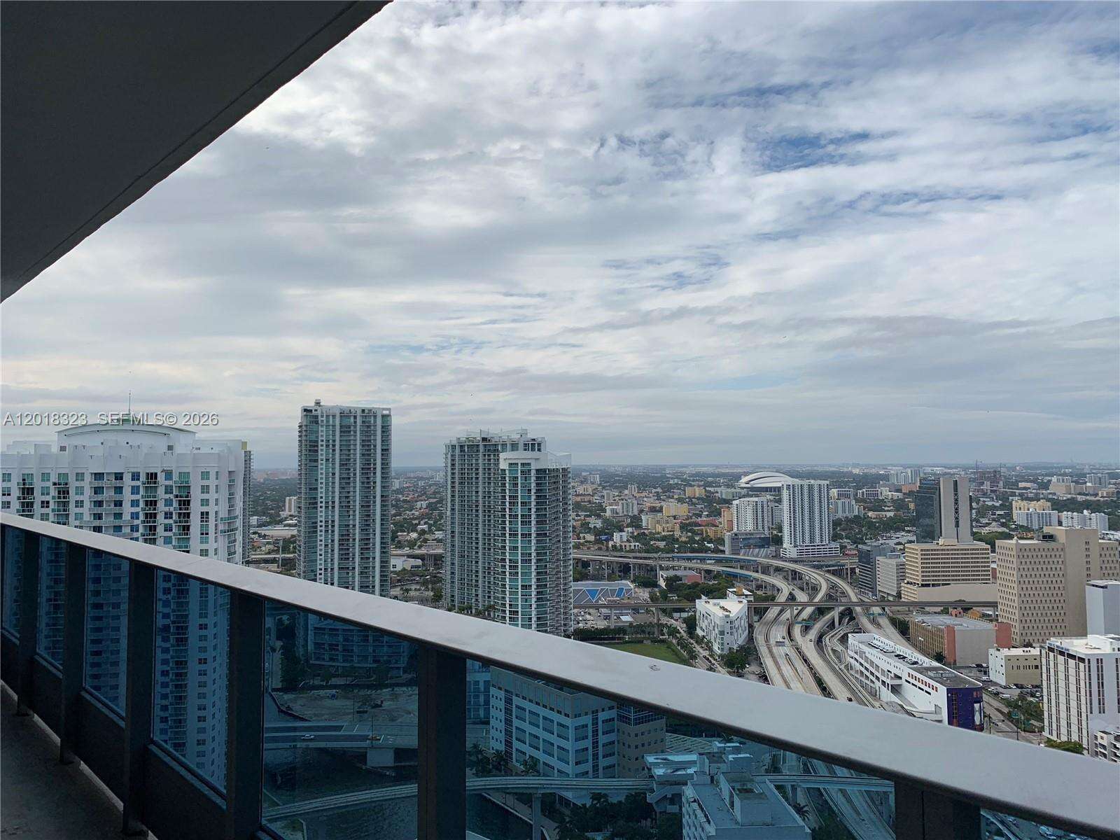 Epic Residences at 200 Biscayne Blvd Way, Miami, FL 33131 - For Rent photo 1