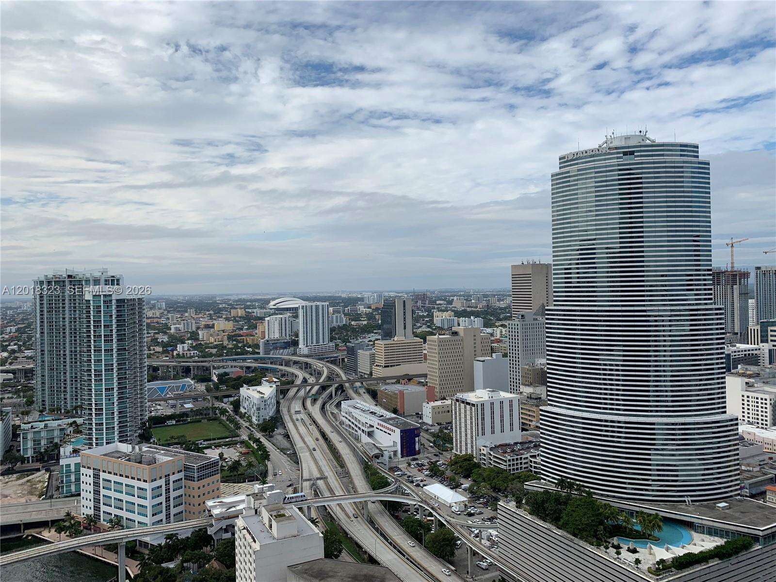 Epic Residences at 200 Biscayne Blvd Way, Miami, FL 33131 - For Rent photo 12